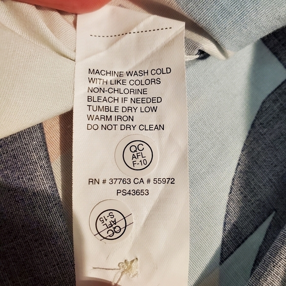 Perry Ellis Art Deco Geometric Button Down Shirt - Picture 7 of 7